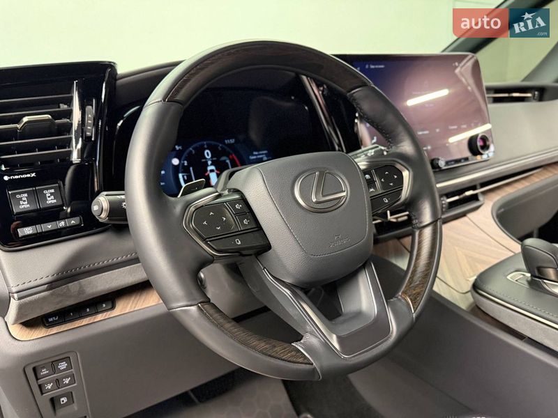 Мінівен Lexus LM 2025 в Києві