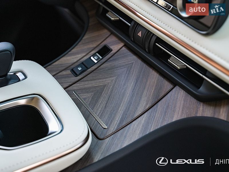 Мінівен Lexus LM 2025 в Дніпрі фото 47 Мінівен Lexus LM 2025 в Дніпрі
