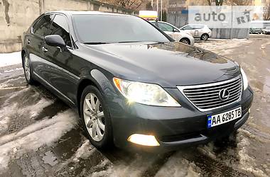 Седан Lexus LS 2008 в Киеве