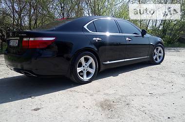 Седан Lexus LS 2007 в Бериславі