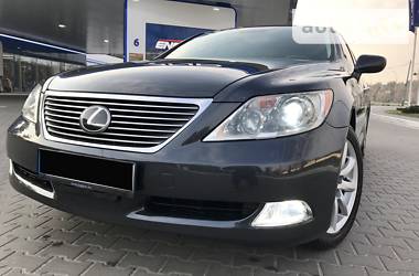 Седан Lexus LS 2008 в Киеве