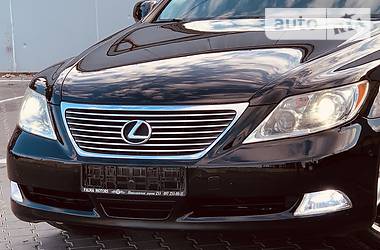 Седан Lexus LS 2008 в 