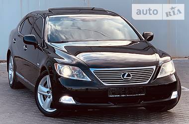 Седан Lexus LS 2008 в 