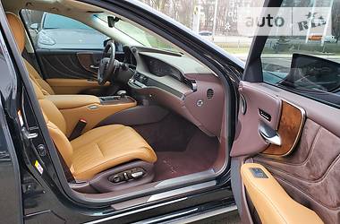 Седан Lexus LS 2018 в 