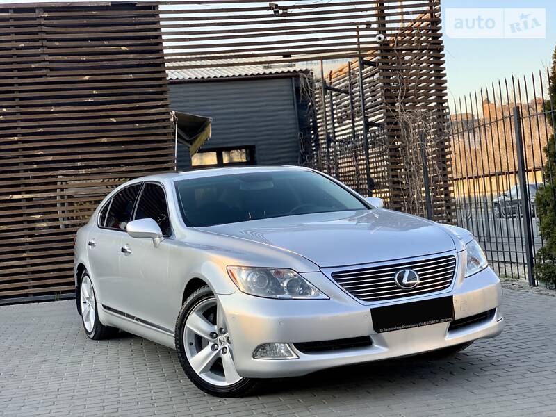 Седан Lexus LS 2008 в Киеве