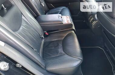 Седан Lexus LS 2000 в 
