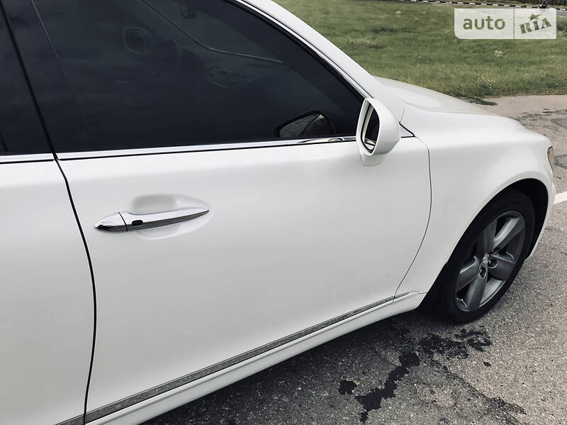 Седан Lexus LS 2008 в Сумах