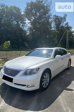 Седан Lexus LS 2009 в Кропивницькому