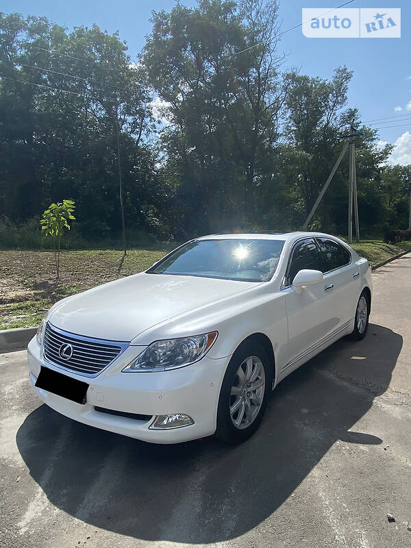 Седан Lexus LS 2009 в Кропивницькому