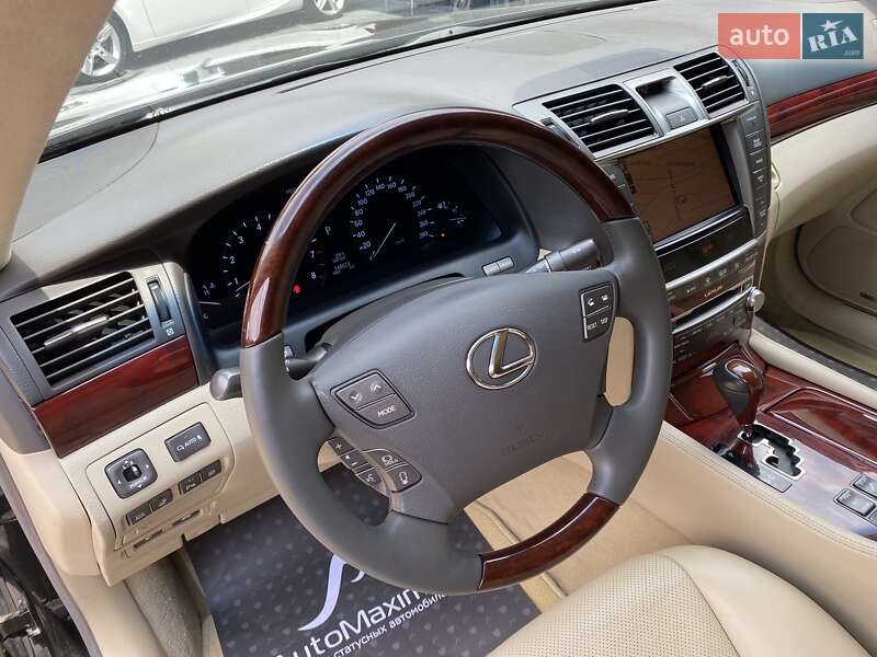 Седан Lexus LS 2011 в Одесі