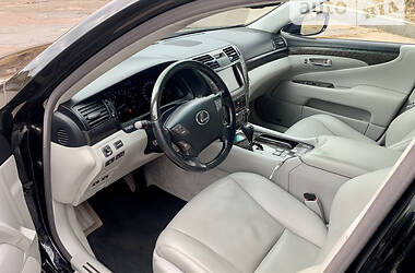 Седан Lexus LS 2008 в 