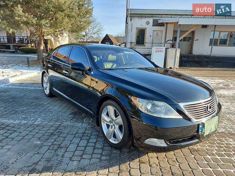 Седан Lexus LS 2008 в Ивано-Франковске