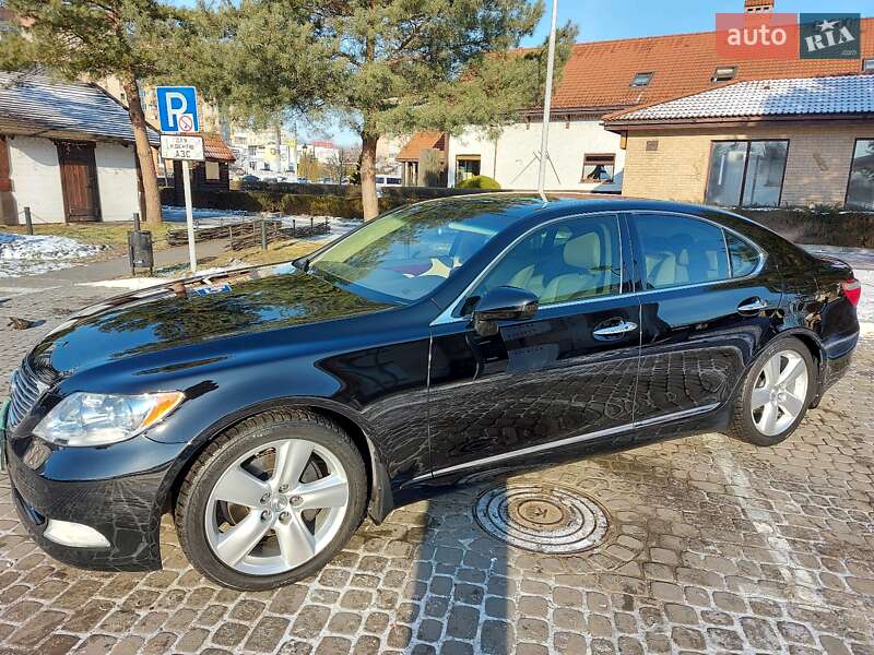 Седан Lexus LS 2008 в Ивано-Франковске