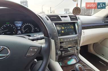 Седан Lexus LS 2008 в Киеве