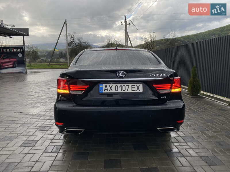 Седан Lexus LS 2014 в Иршаве