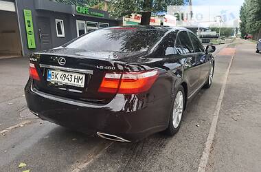 Седан Lexus LS 2008 в Сарнах