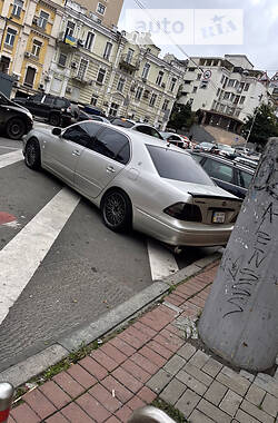 Седан Lexus LS 2001 в 