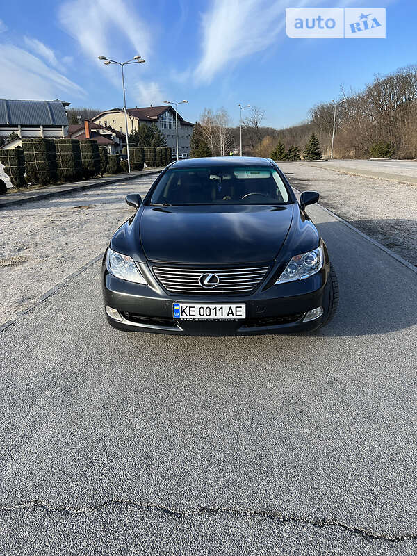 2007 Lexus LS, VIN JTHBL46F775000656:plate — photo 1 (autoria)