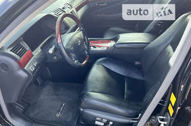 Седан Lexus LS 2010 в 