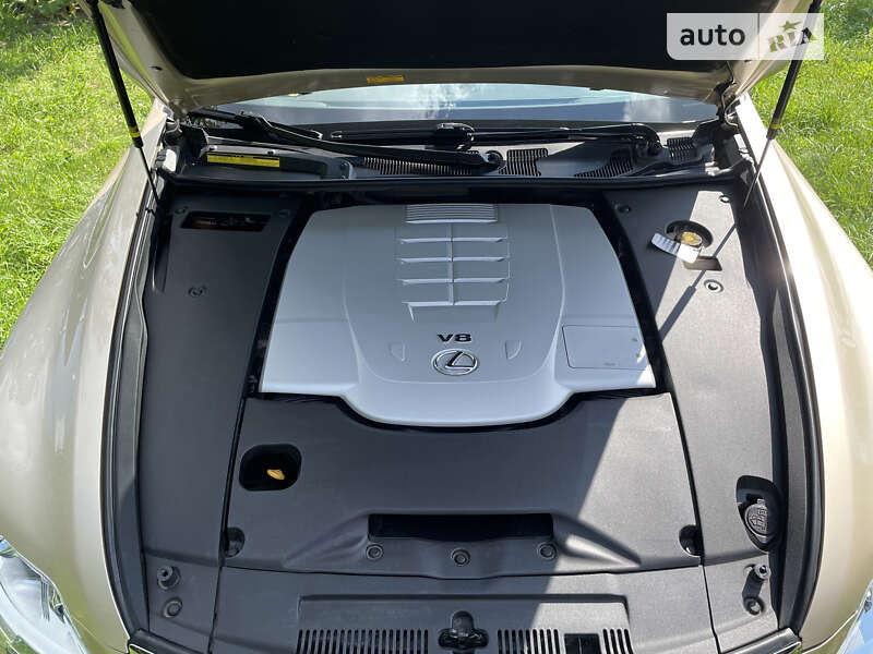 Седан Lexus LS 2008 в Чернігові