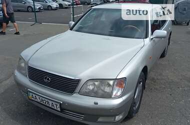 Седан Lexus LS 2000 в 