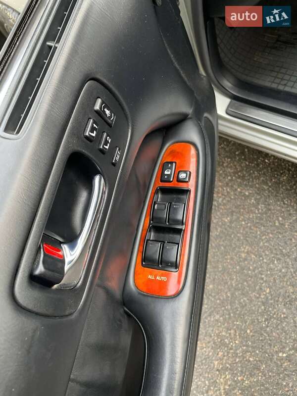 Седан Lexus LS 2000 в Дунаївцях