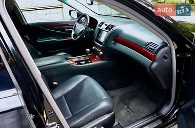Седан Lexus LS 2010 в 
