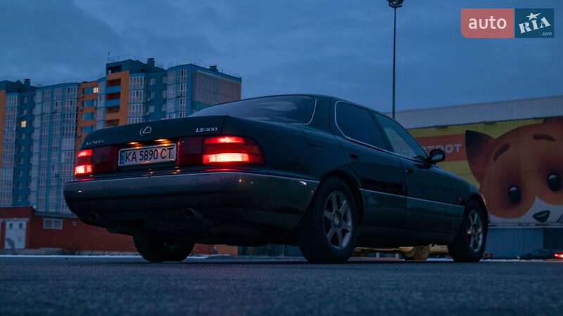 Седан Lexus LS 1994 в Киеве