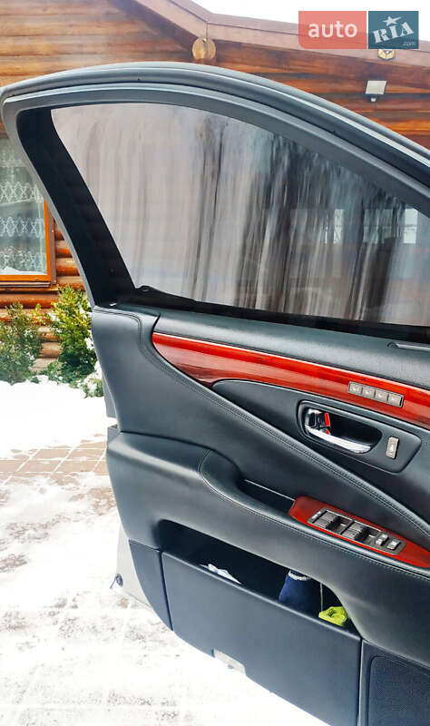 Седан Lexus LS 2008 в Києві