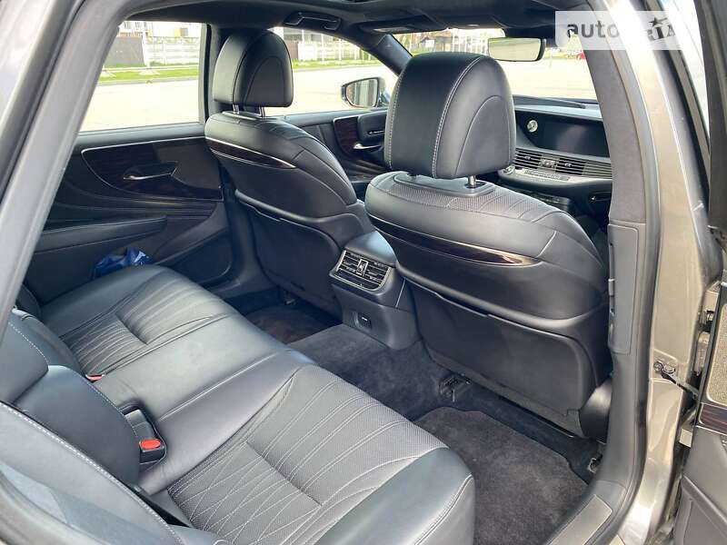 Седан Lexus LS 2018 в Киеве