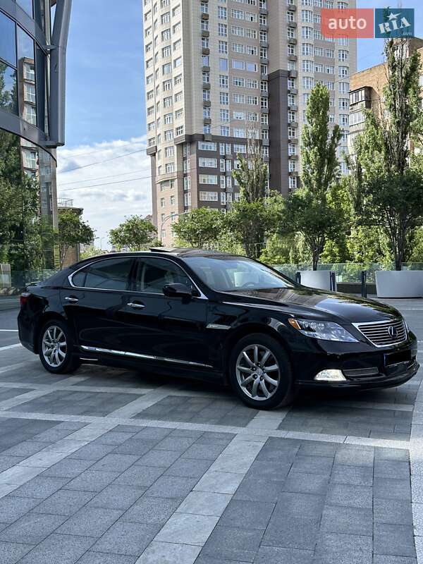 Седан Lexus LS 2008 в Киеве