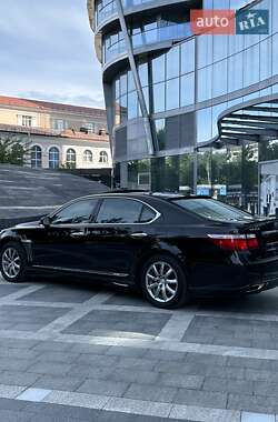 Седан Lexus LS 2008 в Киеве