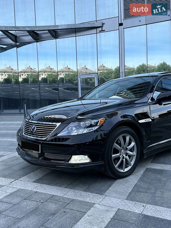 Седан Lexus LS 2008 в Киеве