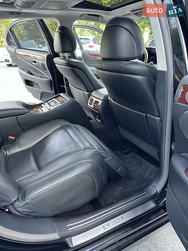 Седан Lexus LS 2008 в Киеве