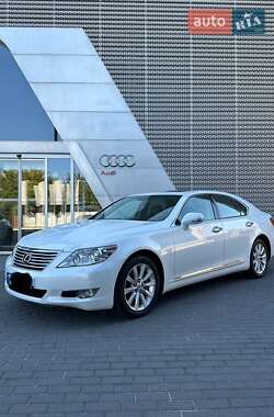 Lexus LS 2011