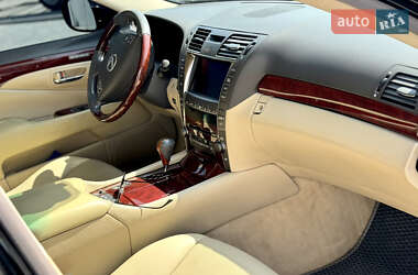 Седан Lexus LS 2008 в Коломые