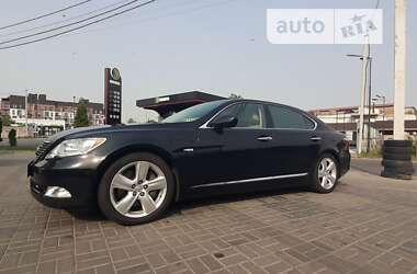 Седан Lexus LS 2008 в Староконстантинове