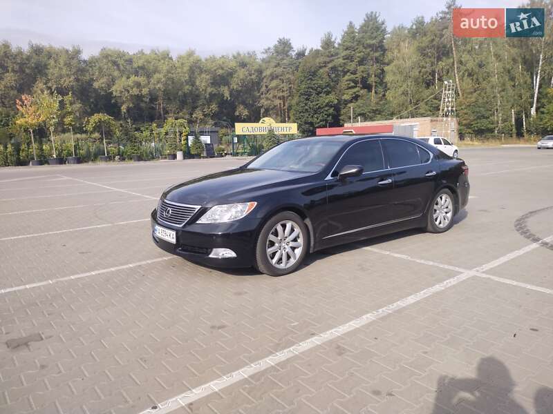 Седан Lexus LS 2008 в Чернигове