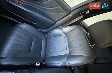 Седан Lexus LS 2018 в 