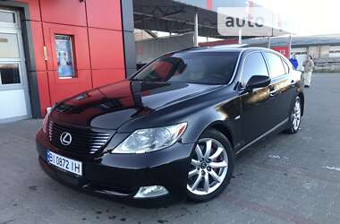 Седан Lexus LS 2006 в Калуші