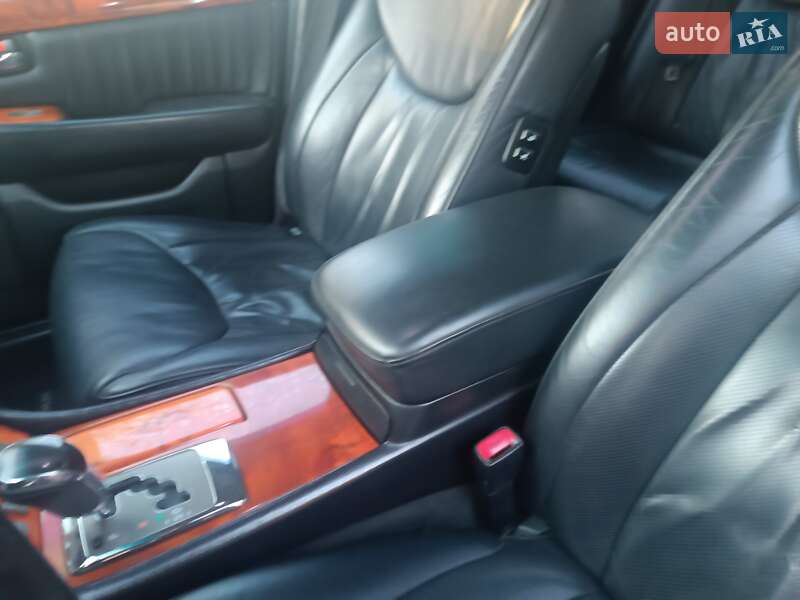 Седан Lexus LS 2004 в Кривому Розі