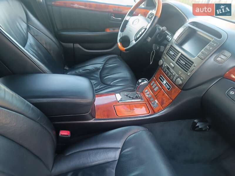 Седан Lexus LS 2004 в Кривому Розі