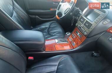 Седан Lexus LS 2004 в 