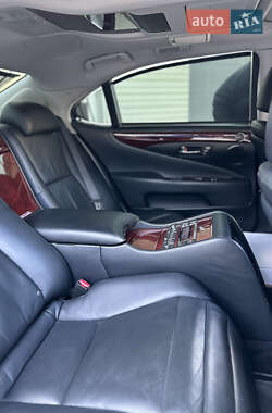 Седан Lexus LS 2008 в 