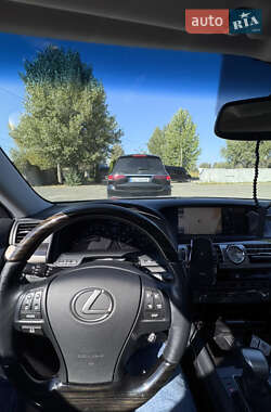 Седан Lexus LS 2013 в 