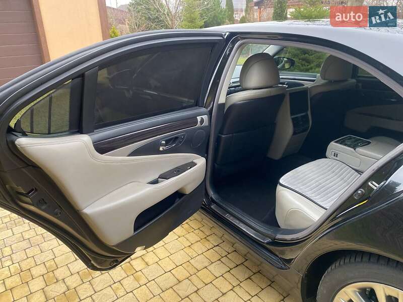 Седан Lexus LS 2013 в Киеве