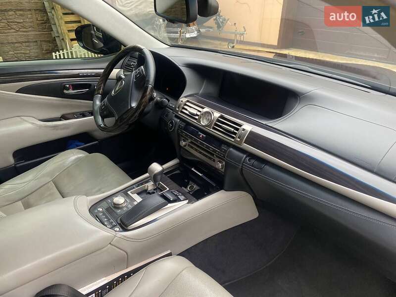 Седан Lexus LS 2013 в Киеве