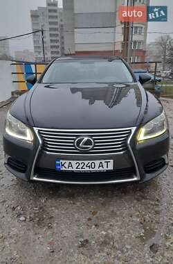 Седан Lexus LS 2013 в Чернігові