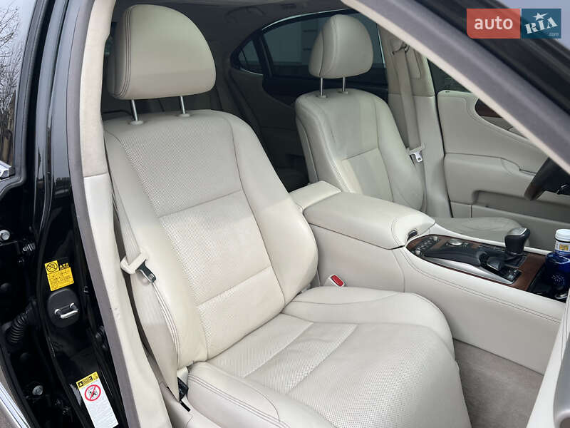 Седан Lexus LS 2014 в Черкасах