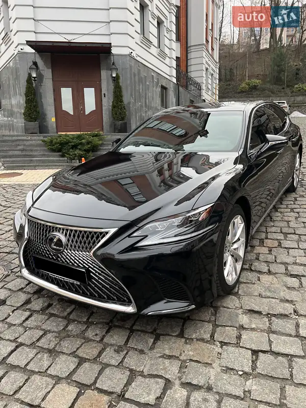 Lexus LS